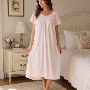 Miss Elaine Pink Floral Embroidered Nylon Nightgown Size Medium Short Sleeve